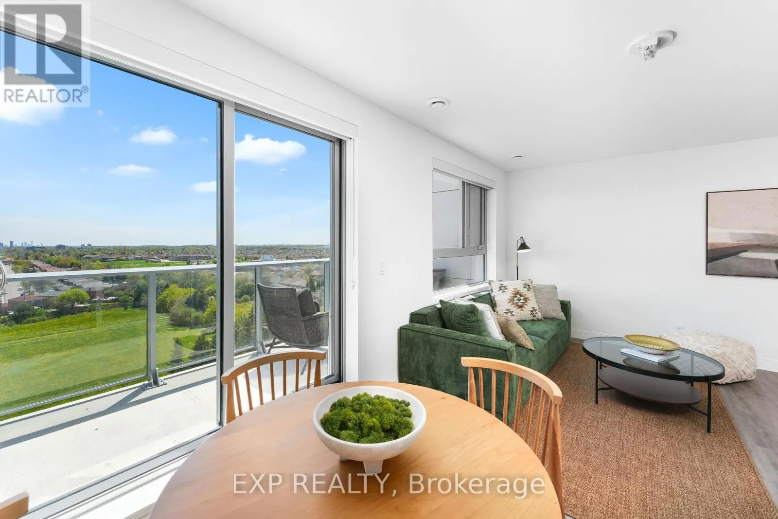 404 - 100 MANETT CRESCENT