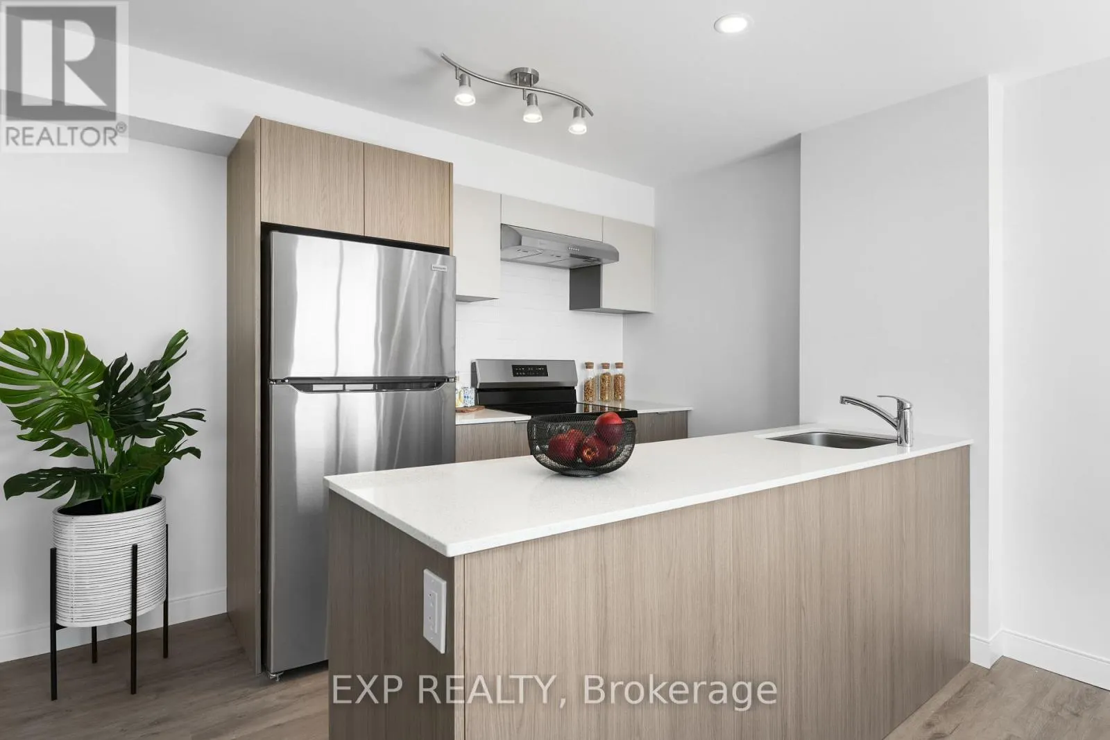 404 - 100 MANETT CRESCENT