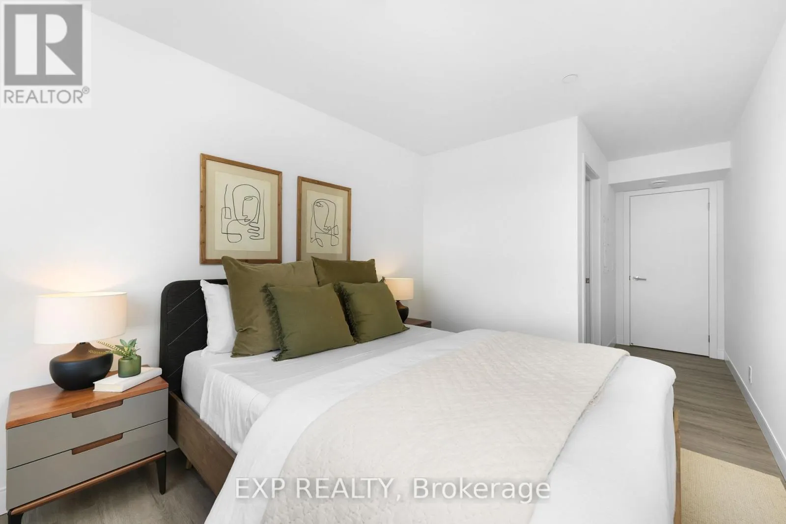 404 - 100 MANETT CRESCENT