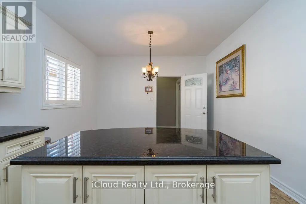 ROOM 2 - 12 KING GEORGE ROAD