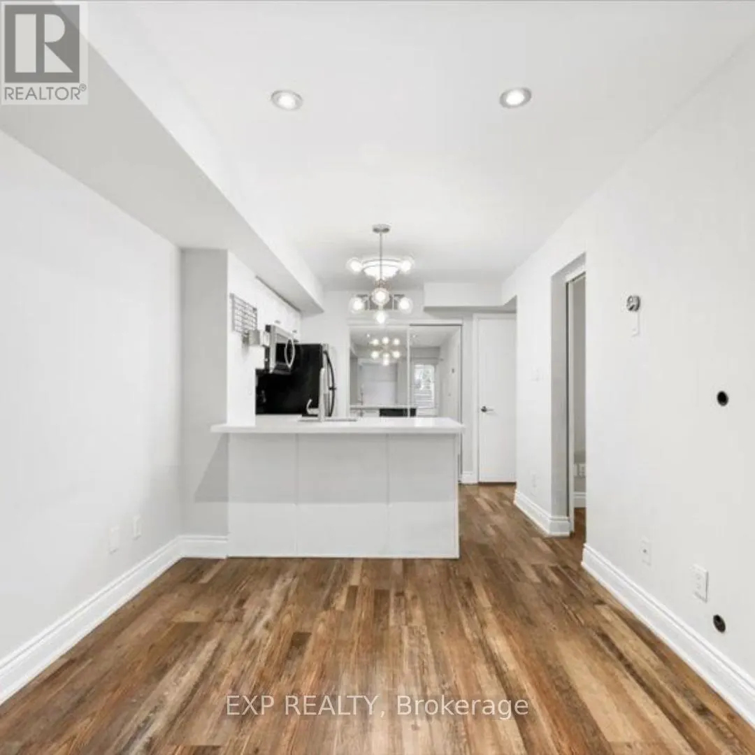TH725 - 10 LAIDLAW STREET