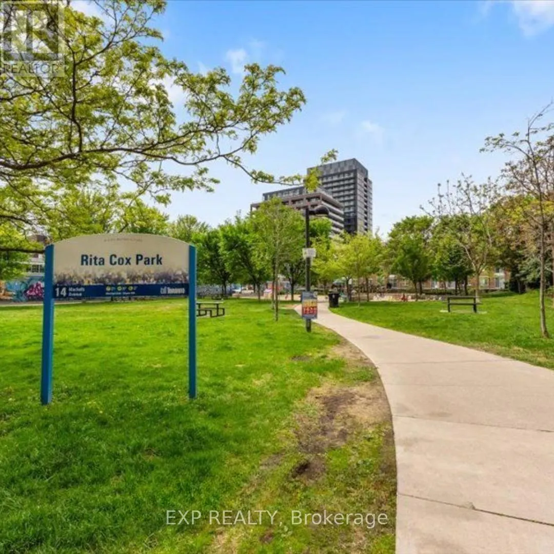 TH725 - 10 LAIDLAW STREET