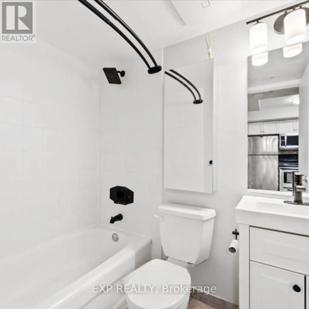 TH725 - 10 LAIDLAW STREET