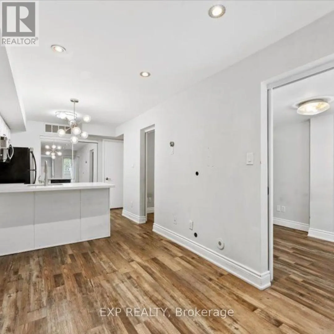 TH725 - 10 LAIDLAW STREET