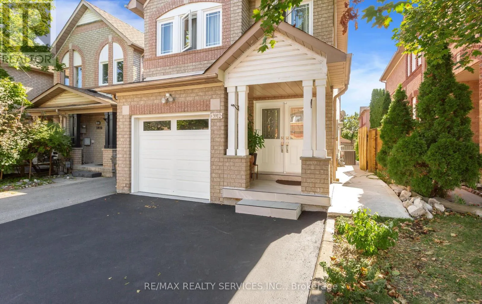 3912 ZENITH COURT