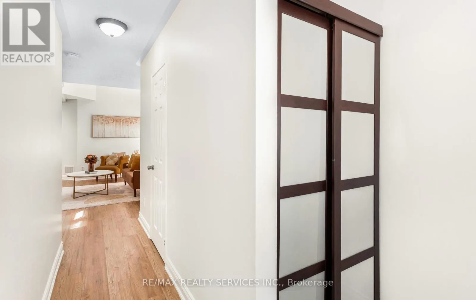3912 ZENITH COURT