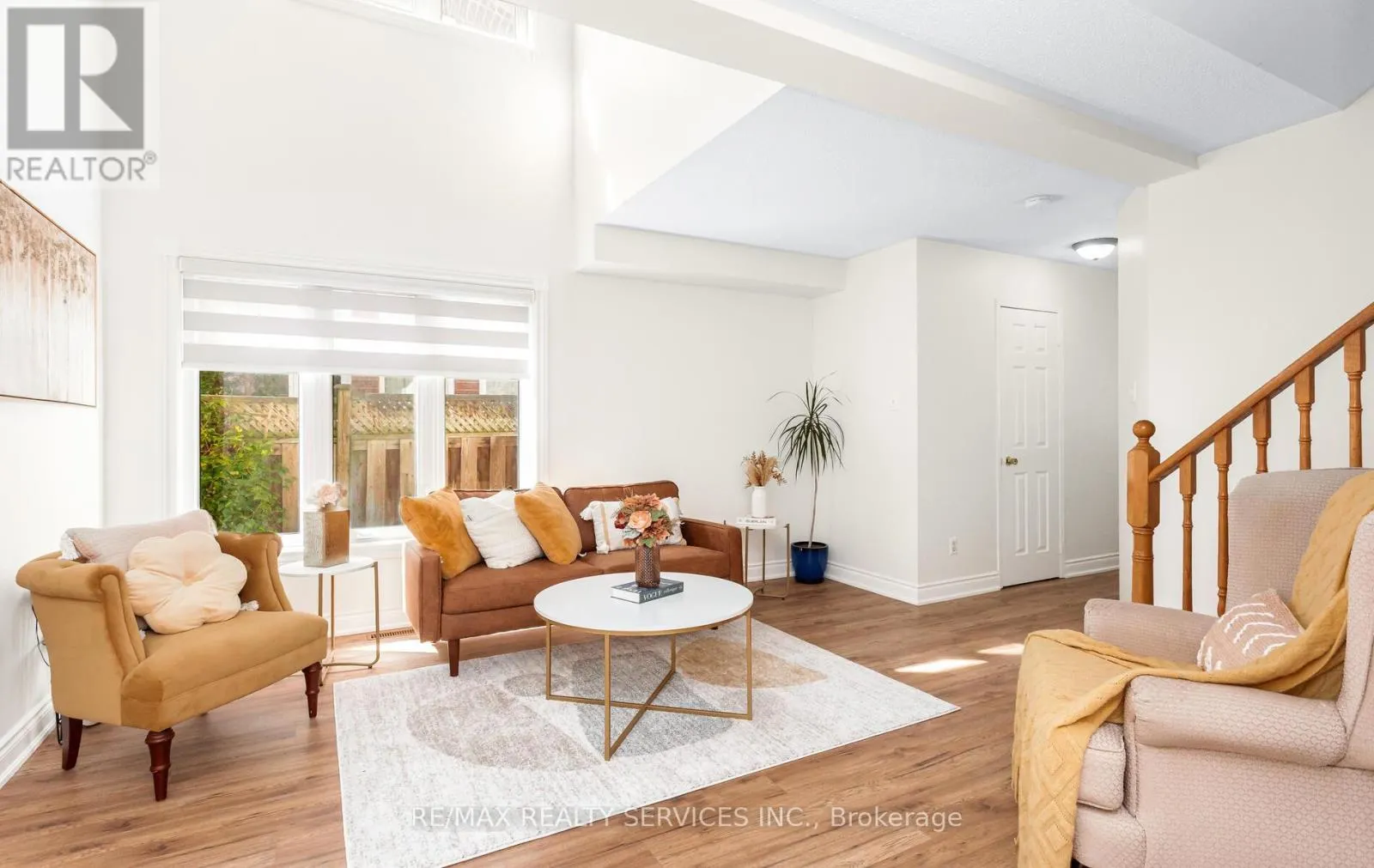 3912 ZENITH COURT