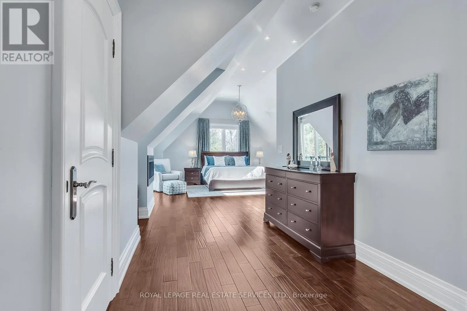 384 REBECCA STREET