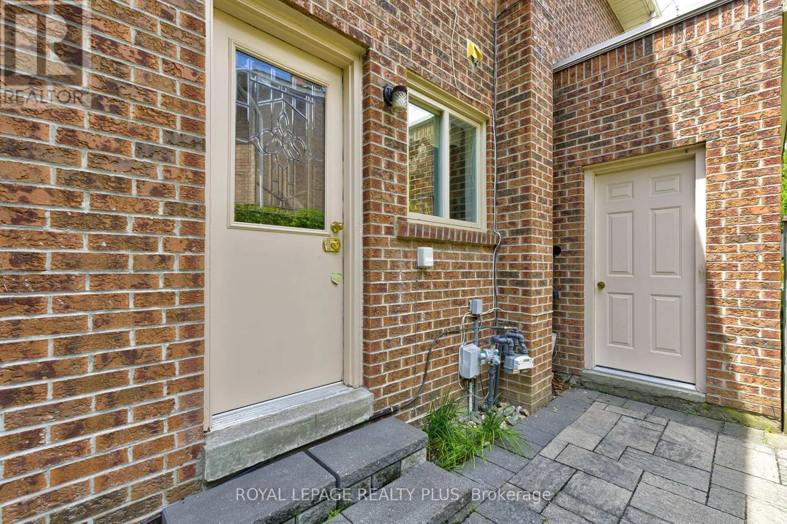 1760 FEATHERSTON COURT