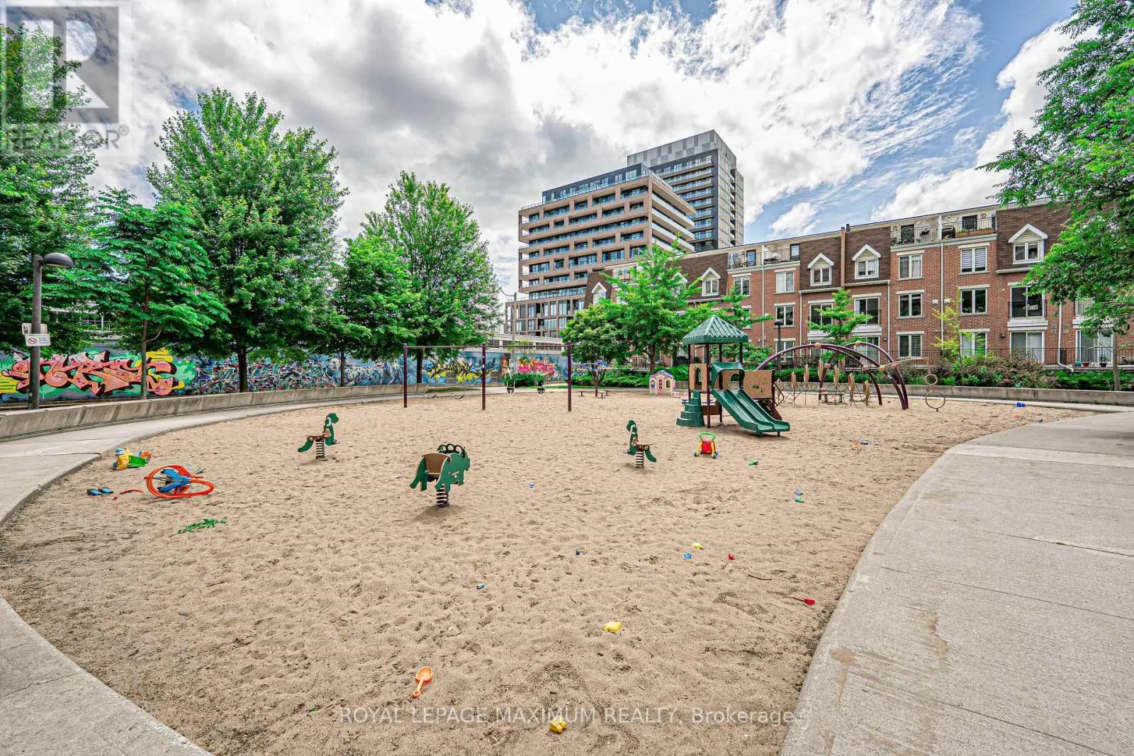 617 - 38 JOE SHUSTER WAY