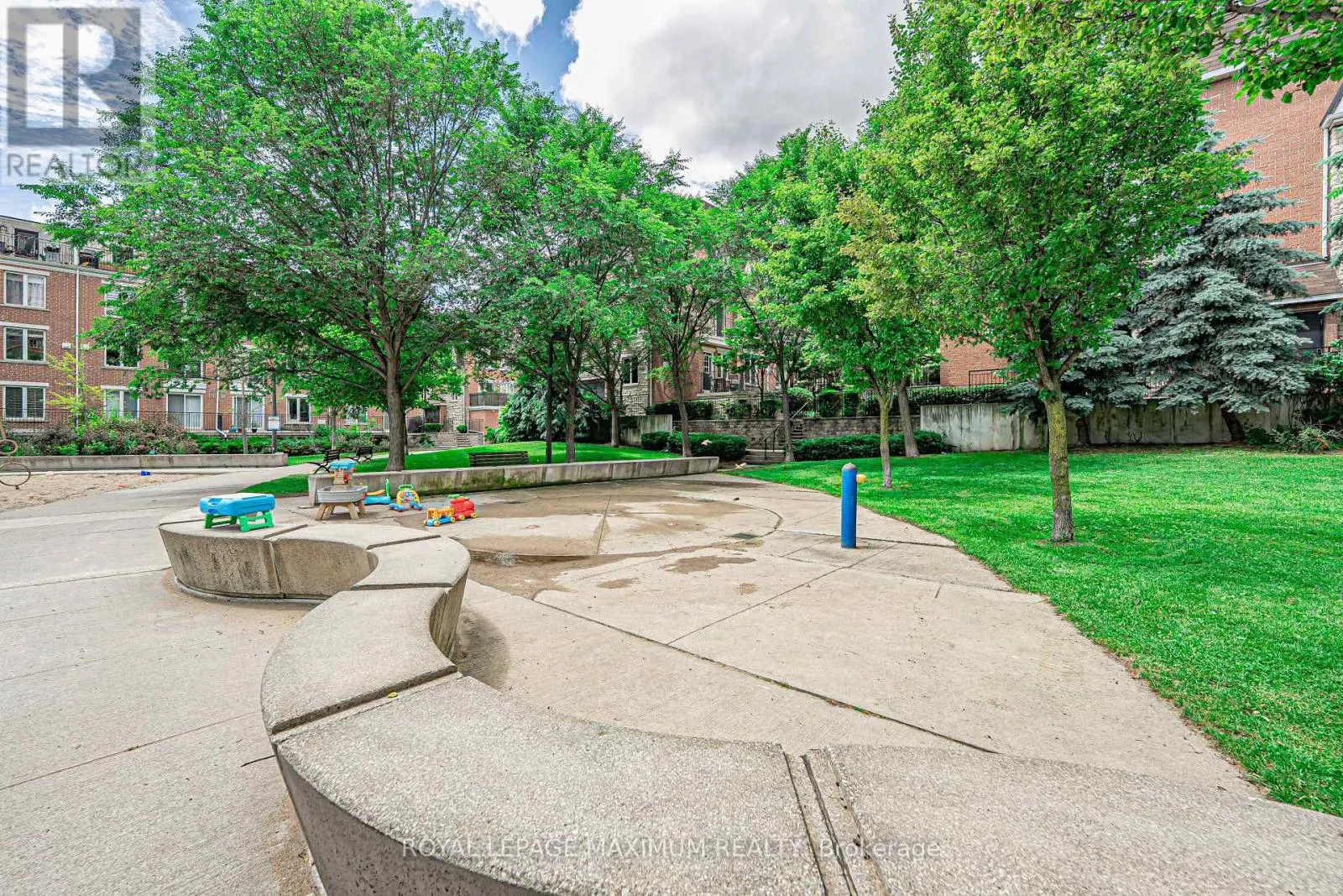 617 - 38 JOE SHUSTER WAY