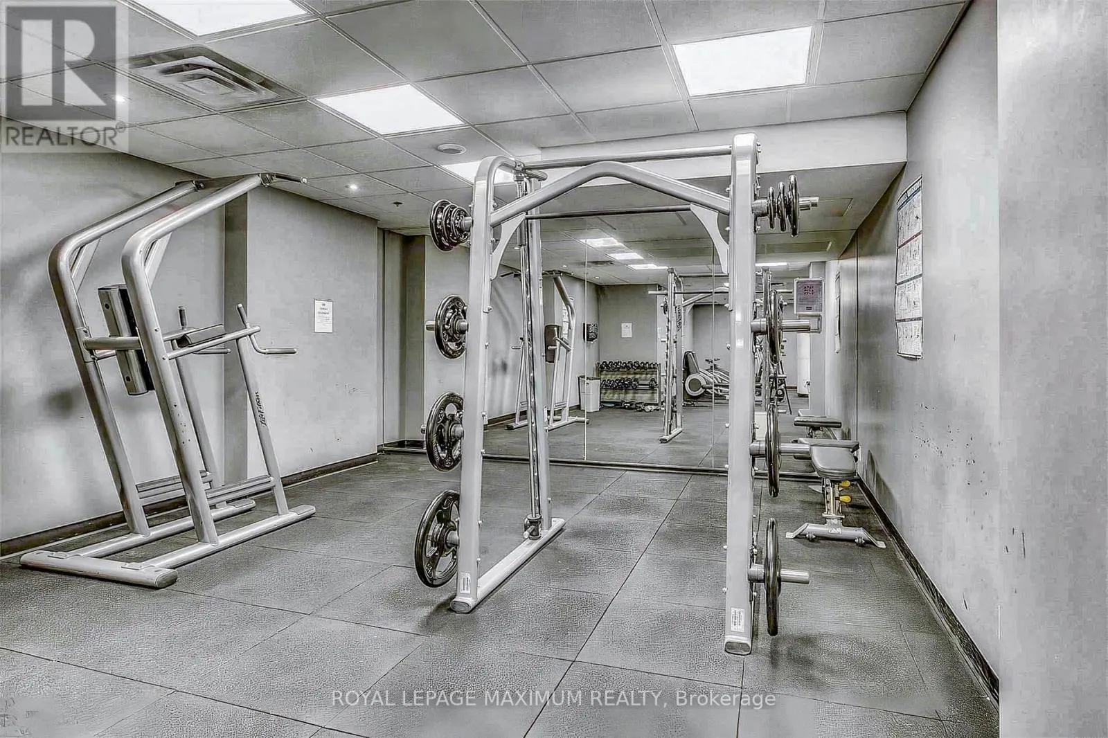 617 - 38 JOE SHUSTER WAY