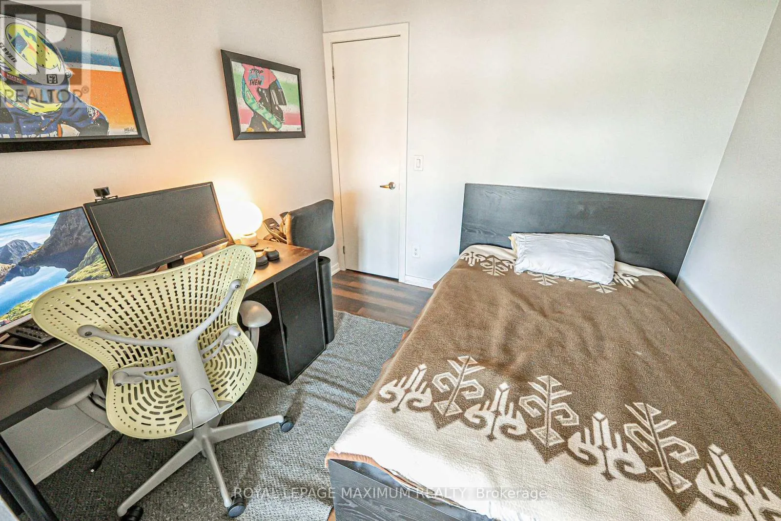 617 - 38 JOE SHUSTER WAY