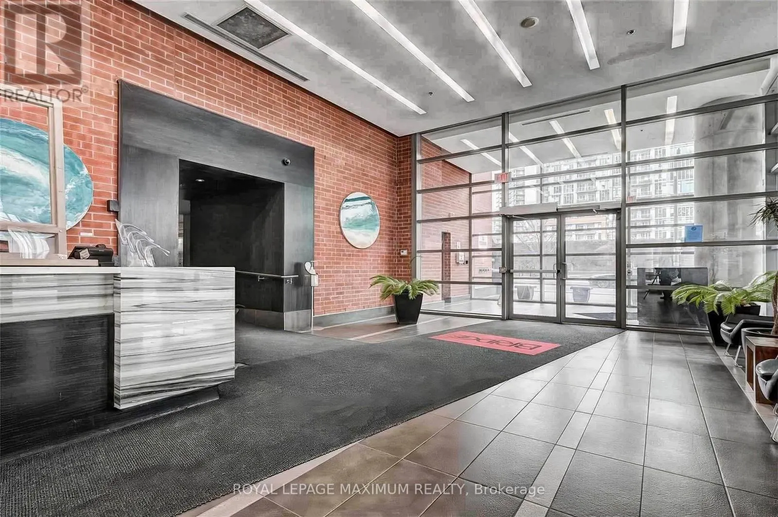 617 - 38 JOE SHUSTER WAY