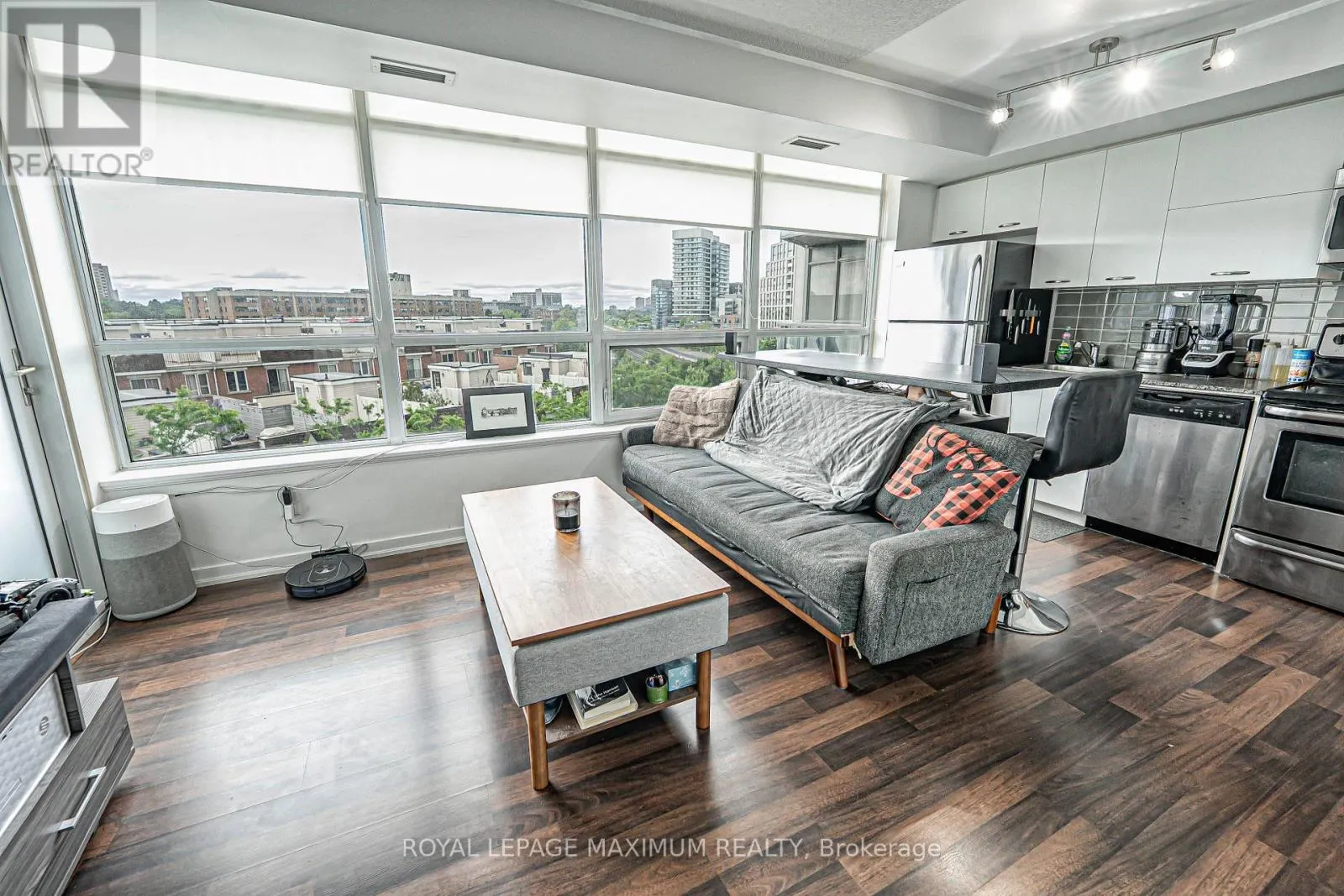 617 - 38 JOE SHUSTER WAY