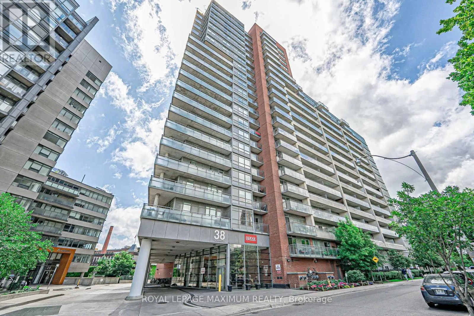 617 - 38 JOE SHUSTER WAY