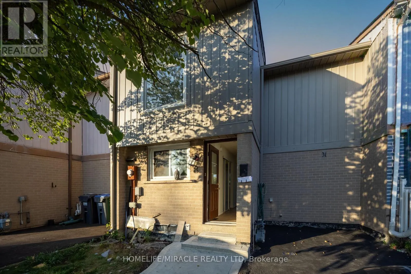 8 GRAND VALLEY DRIVE