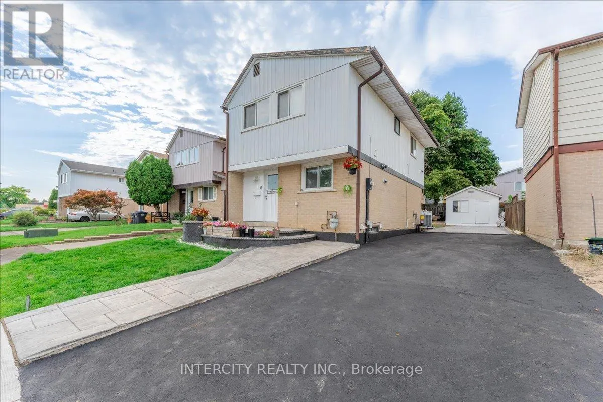 6 HEDLEY COURT