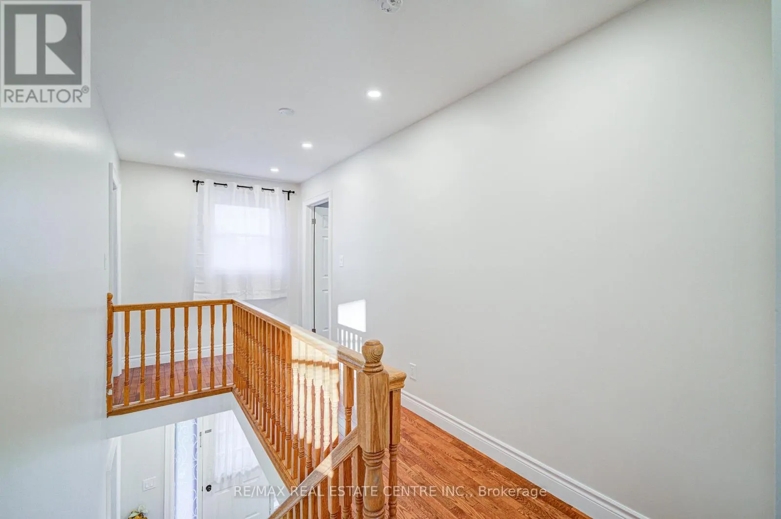 32 AGNES STREET