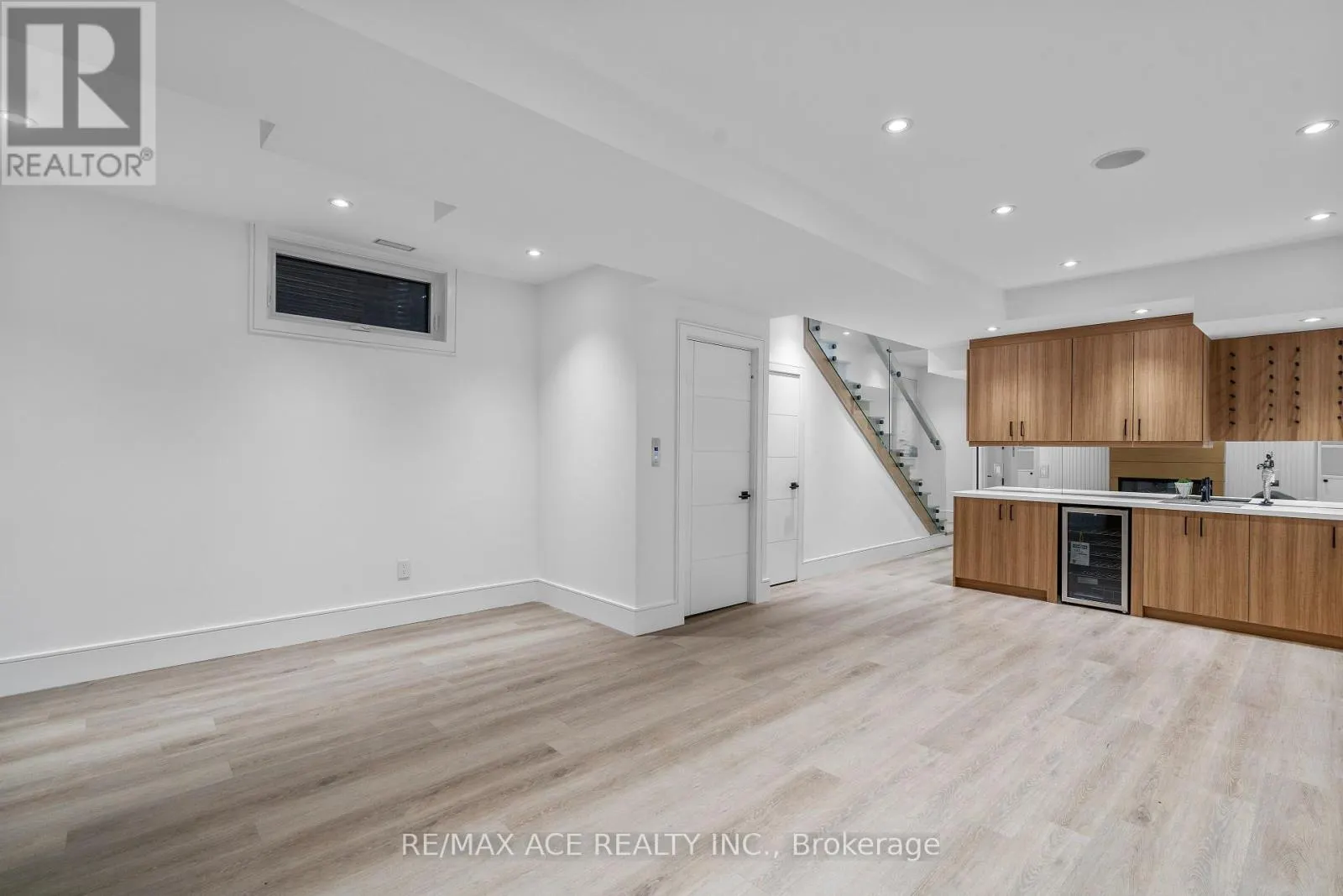 10A BENSON AVENUE W