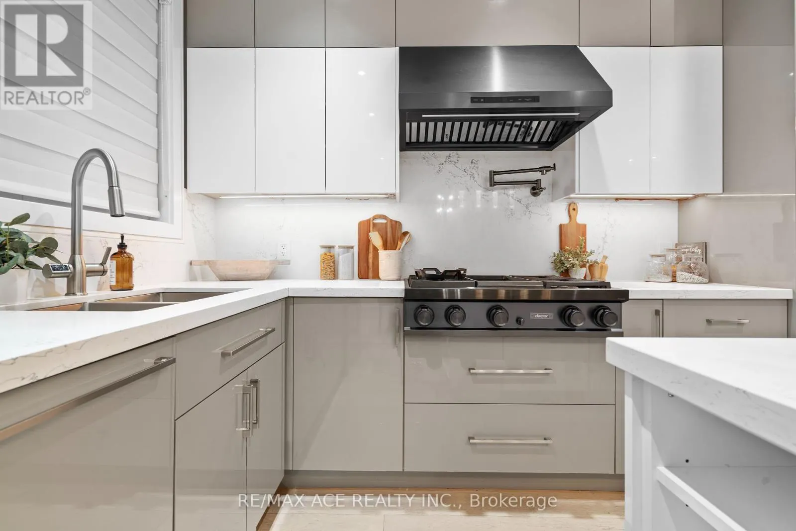 10A BENSON AVENUE W