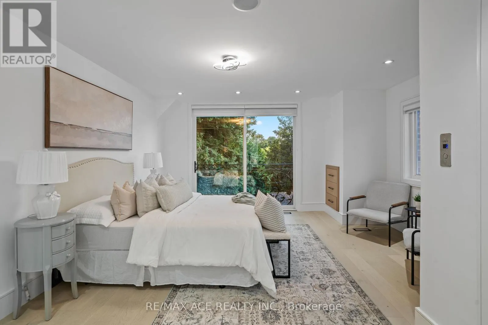 10A BENSON AVENUE W