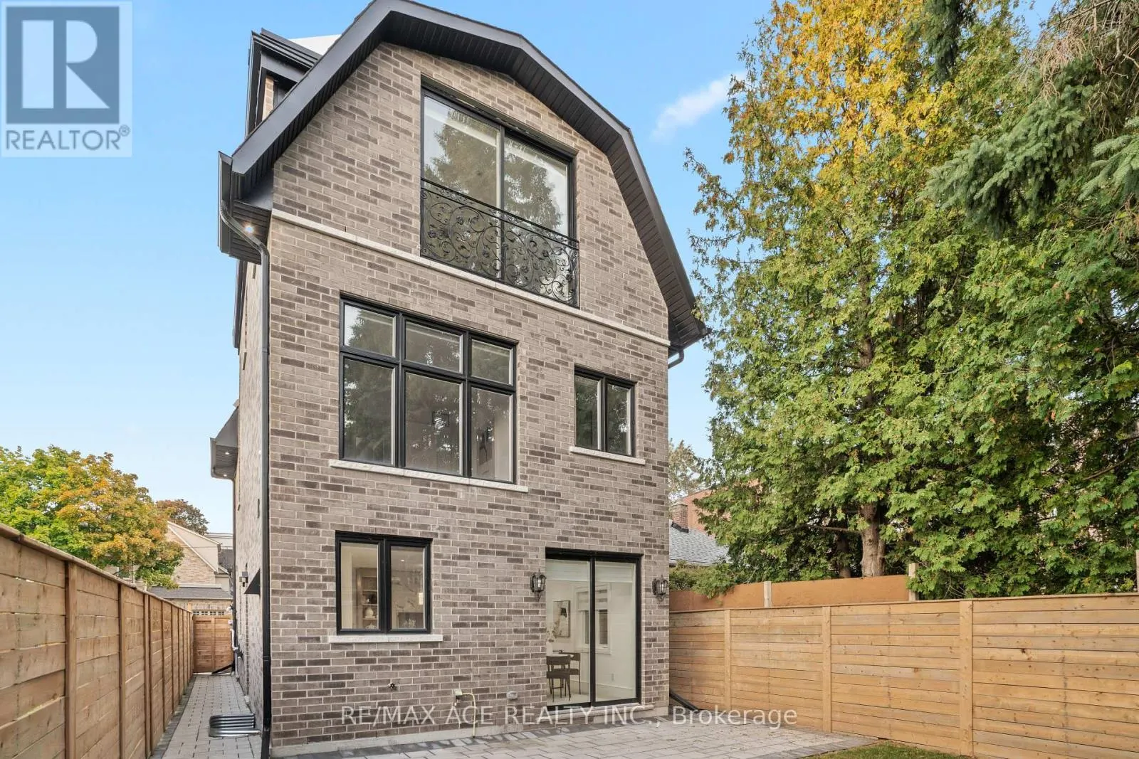 10A BENSON AVENUE W