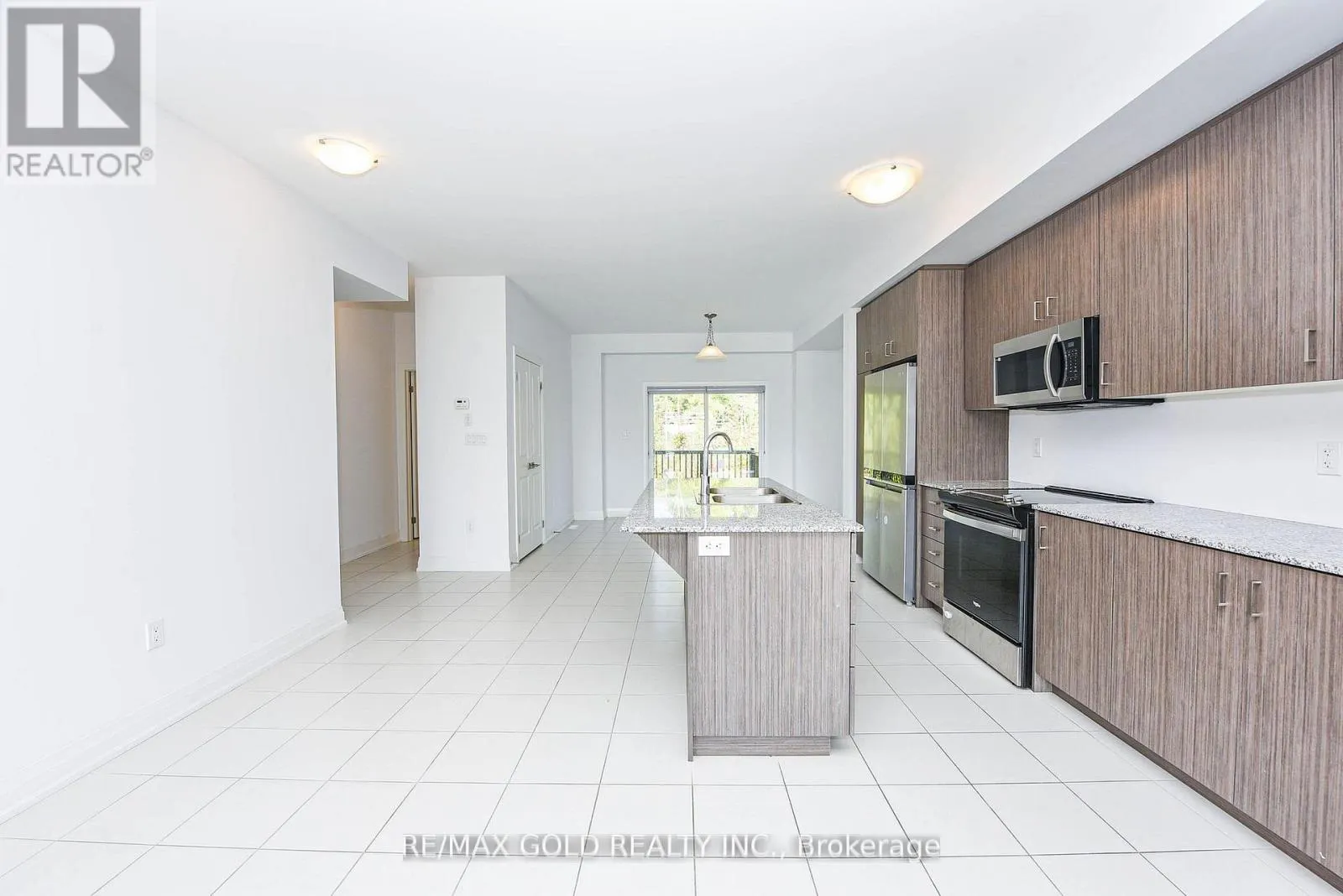 48 WINDTREE WAY