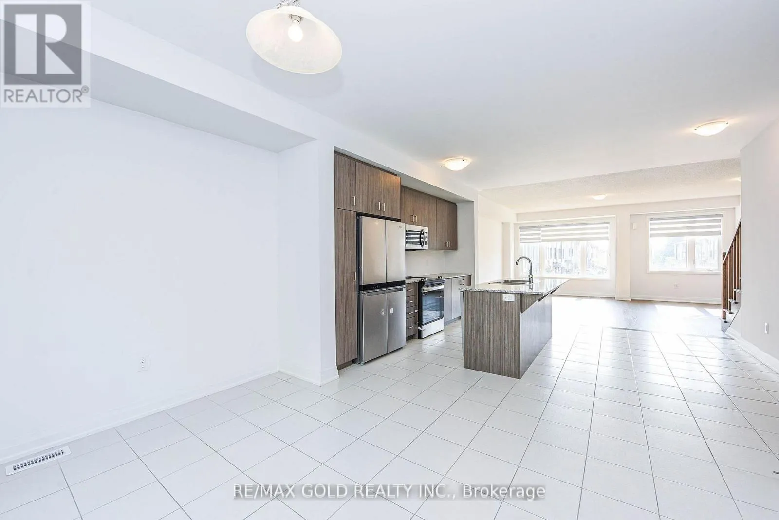 48 WINDTREE WAY
