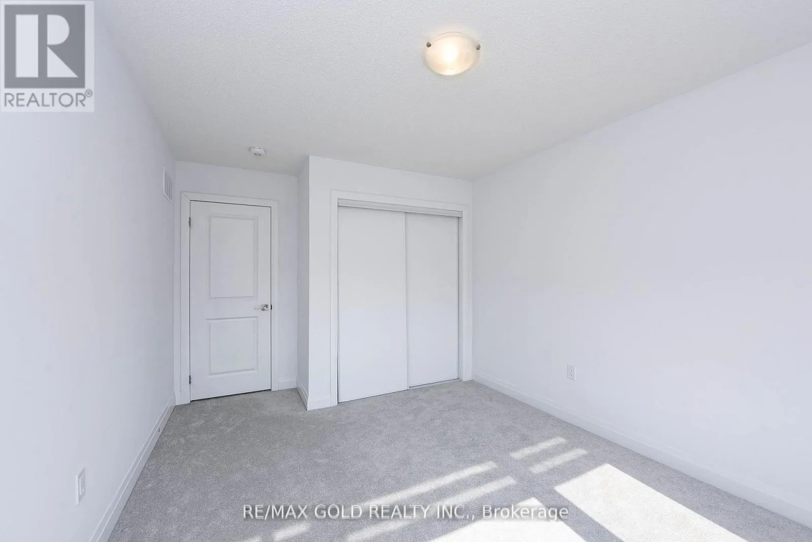 48 WINDTREE WAY