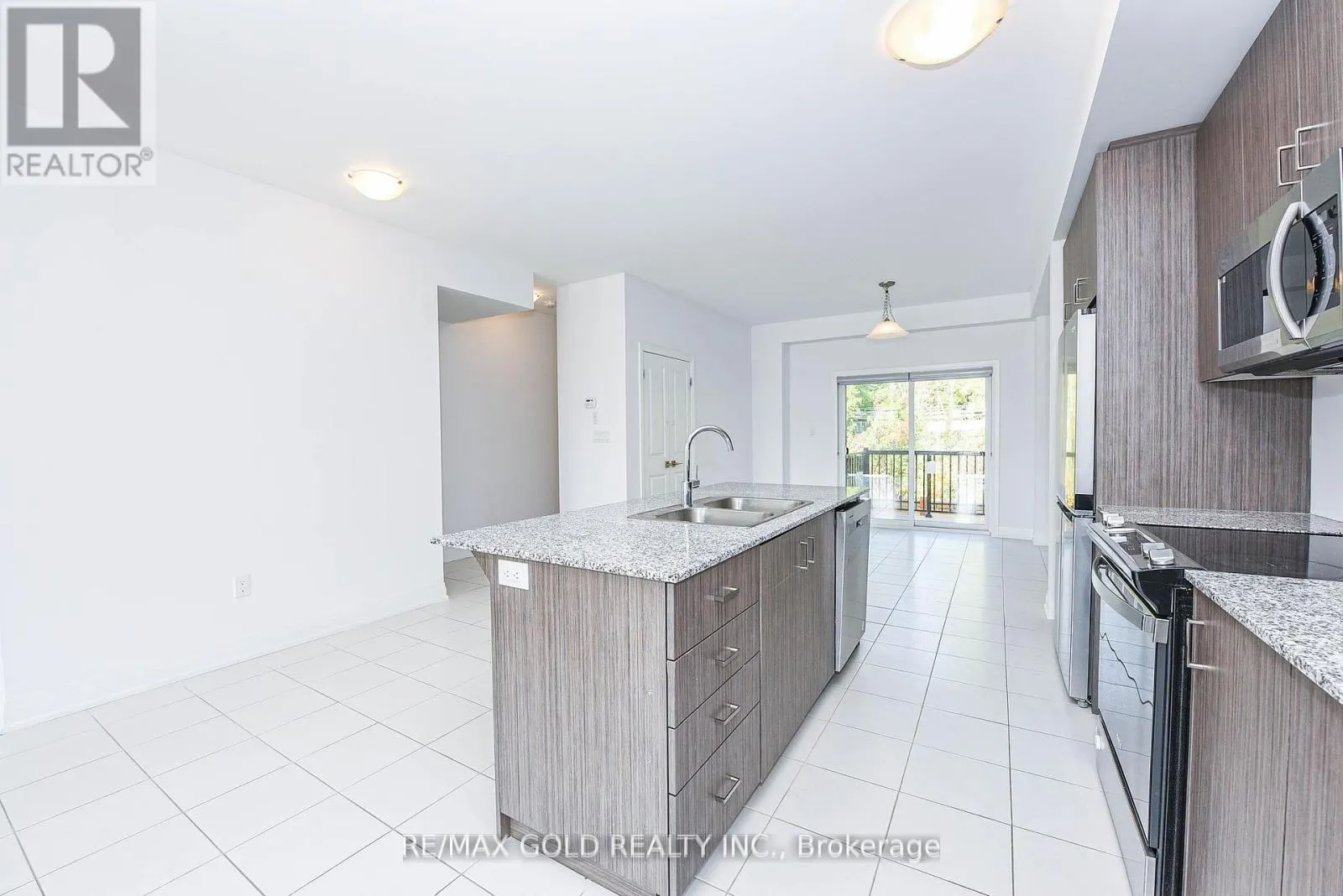 48 WINDTREE WAY