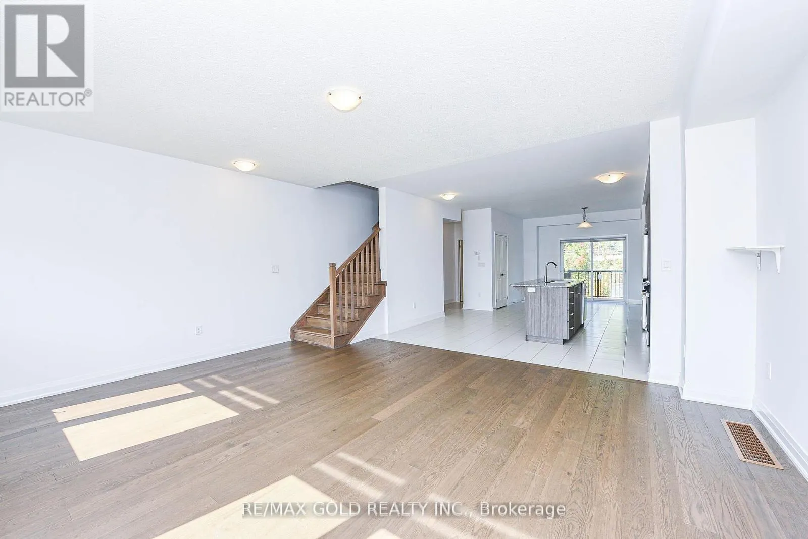 48 WINDTREE WAY