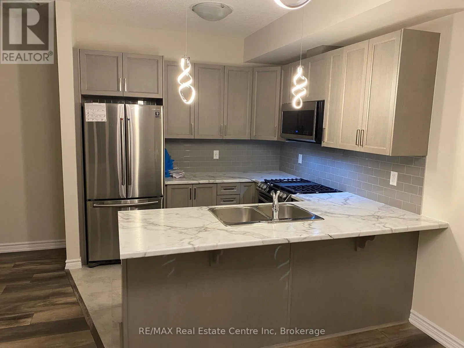 108 - 445 ONTARIO STREET S, #108