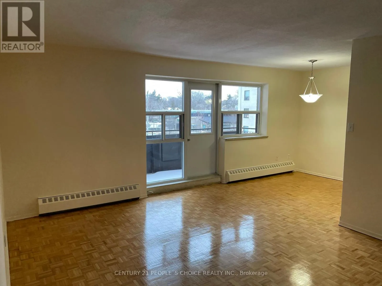 201 - 52 PARK STREET E