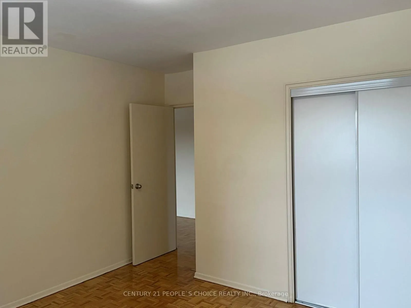 201 - 52 PARK STREET E