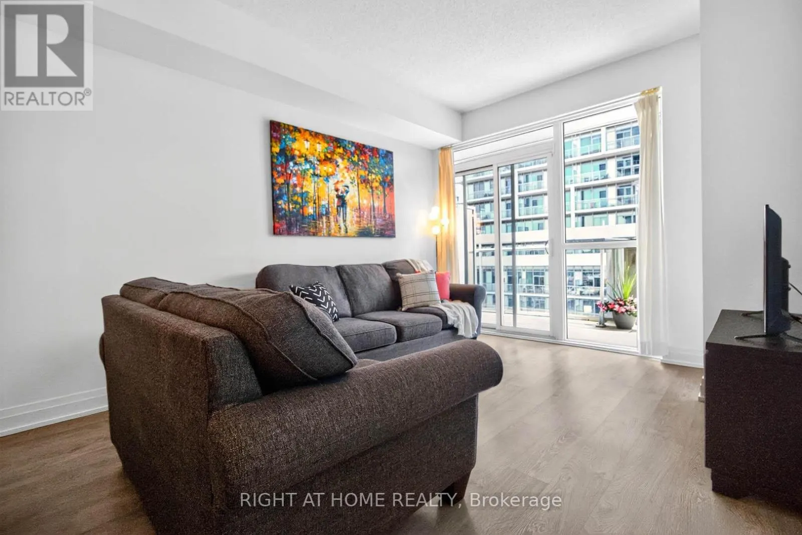 607 - 65 SPEERS ROAD