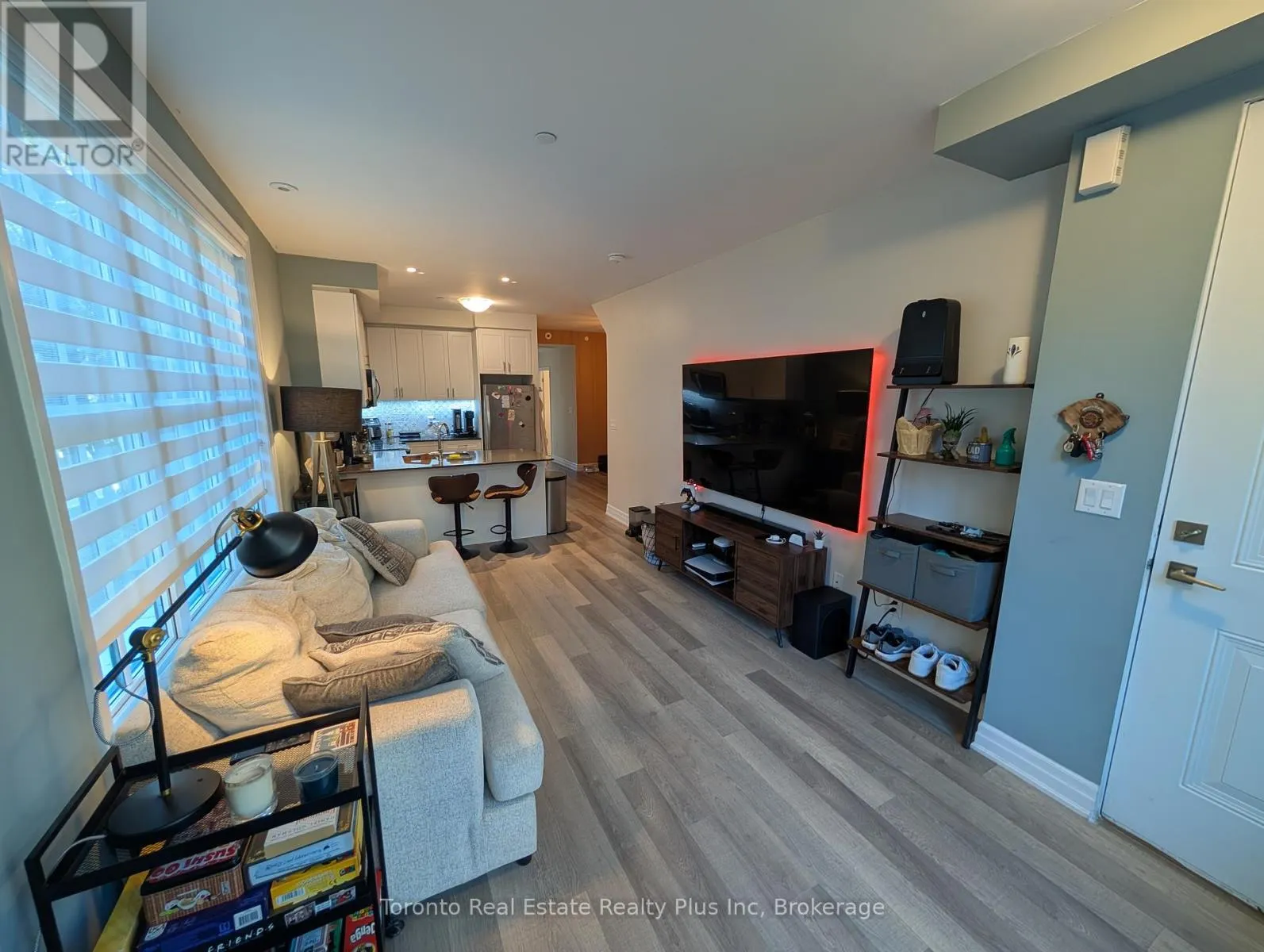 702 - 665 CRICKLEWOOD DRIVE