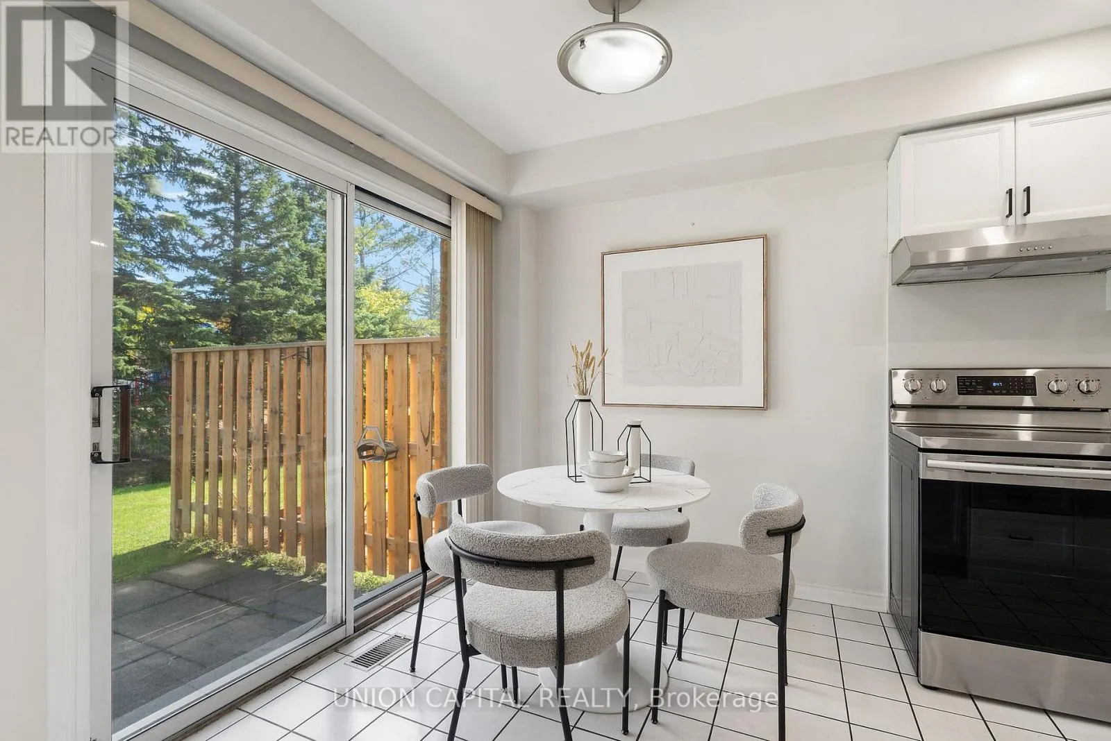 106 - 2555 THOMAS STREET
