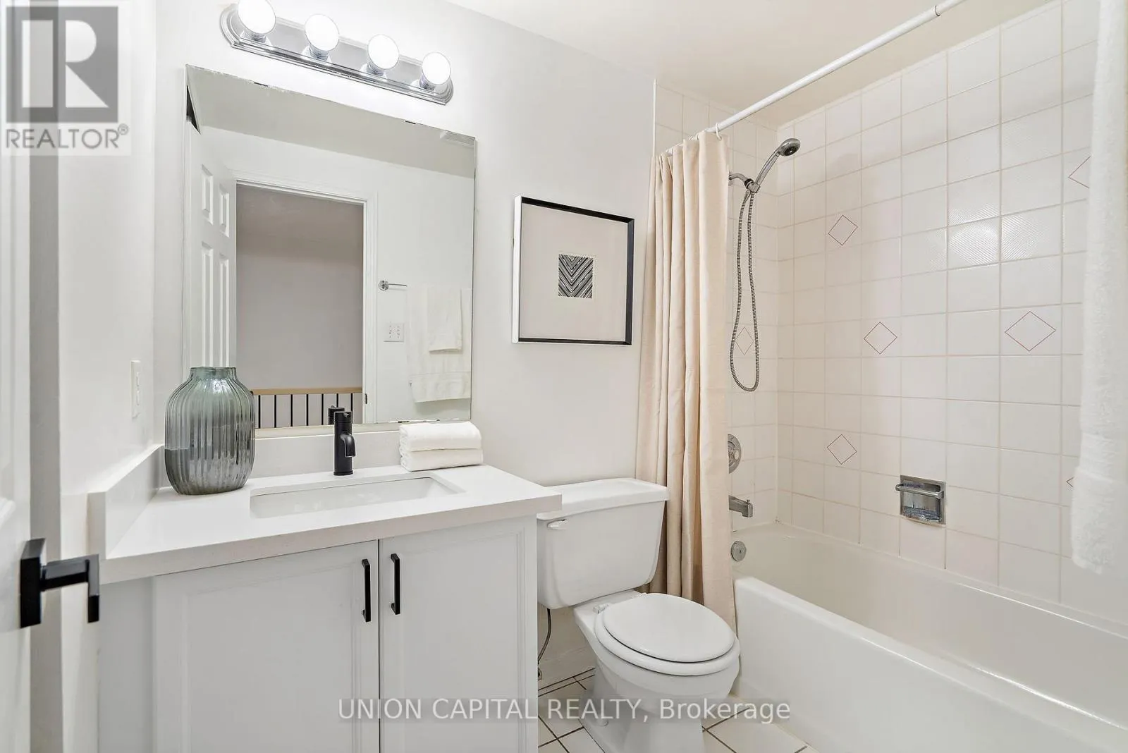 106 - 2555 THOMAS STREET
