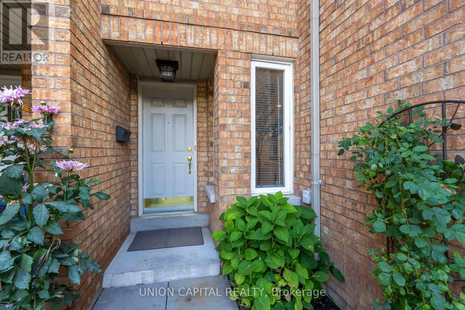 106 - 2555 THOMAS STREET