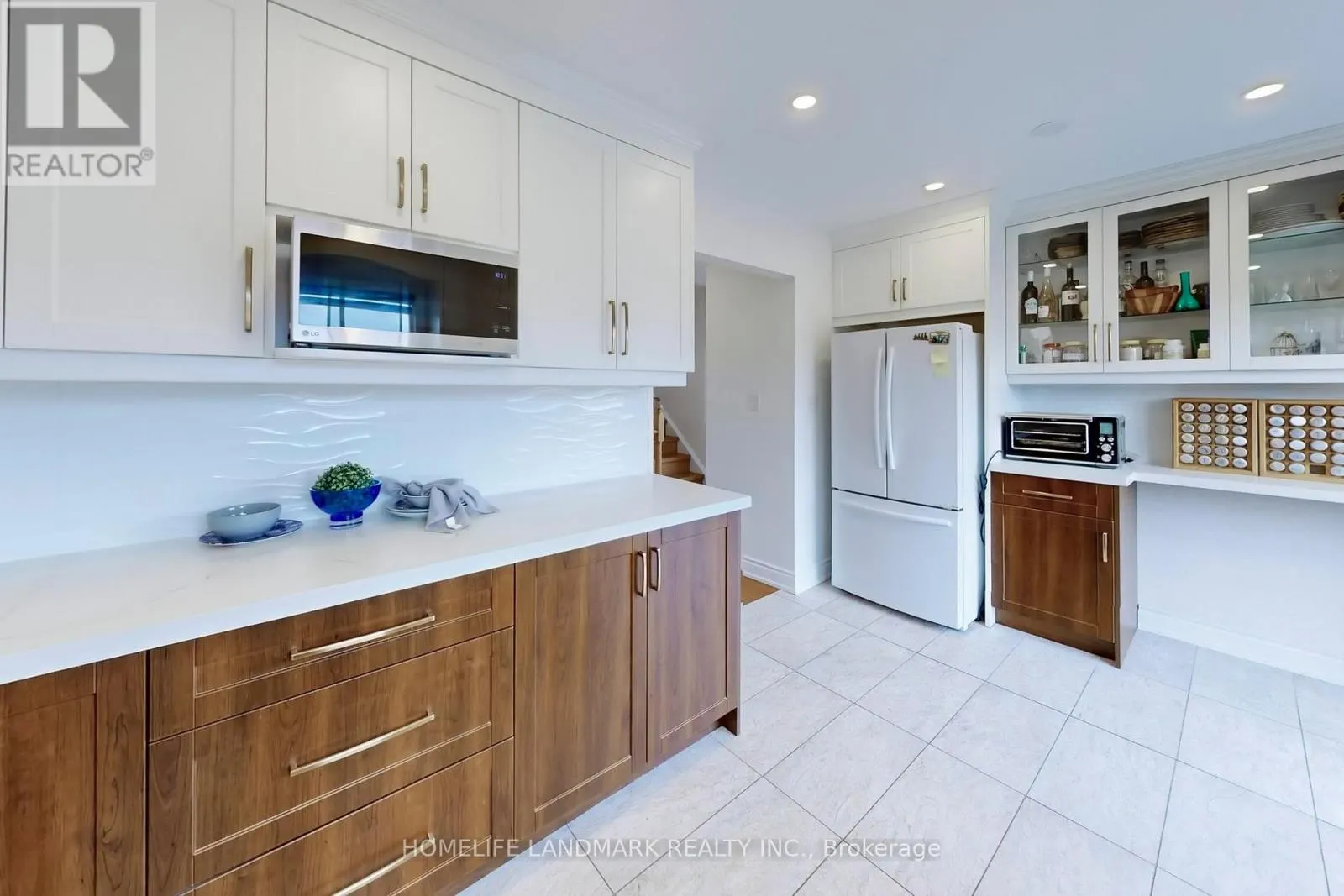 2423 RAVINEBROOK CRESCENT