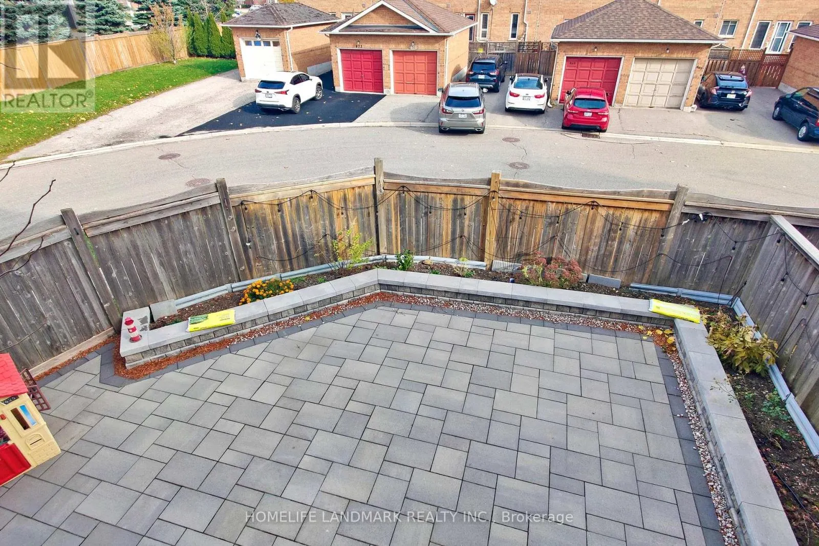 2423 RAVINEBROOK CRESCENT