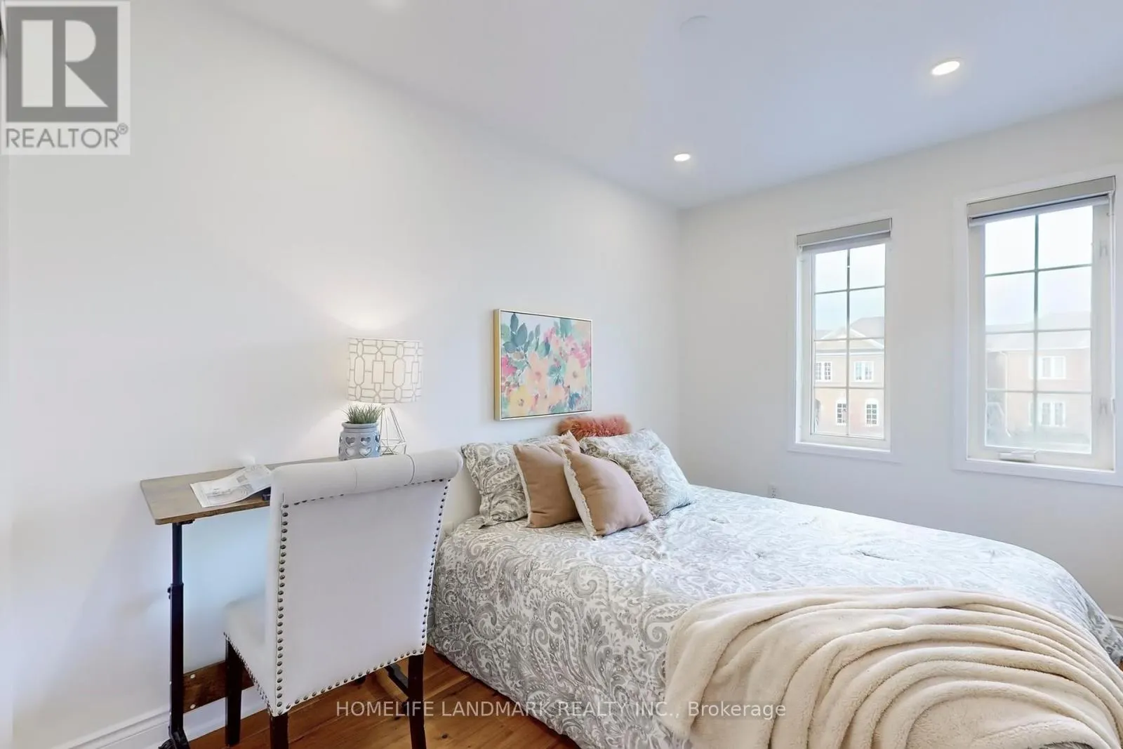 2423 RAVINEBROOK CRESCENT