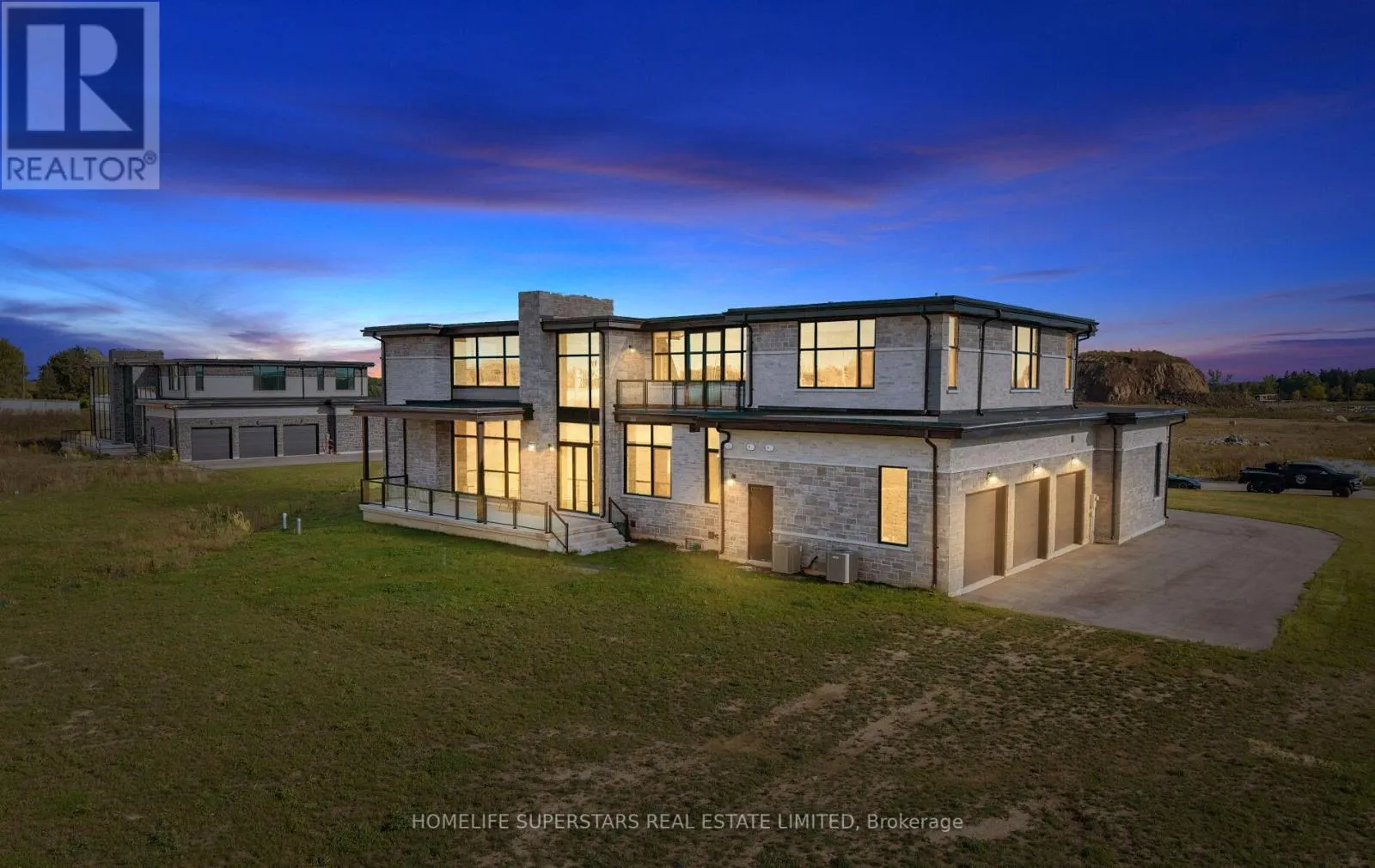 32 SUGARBUSH COURT