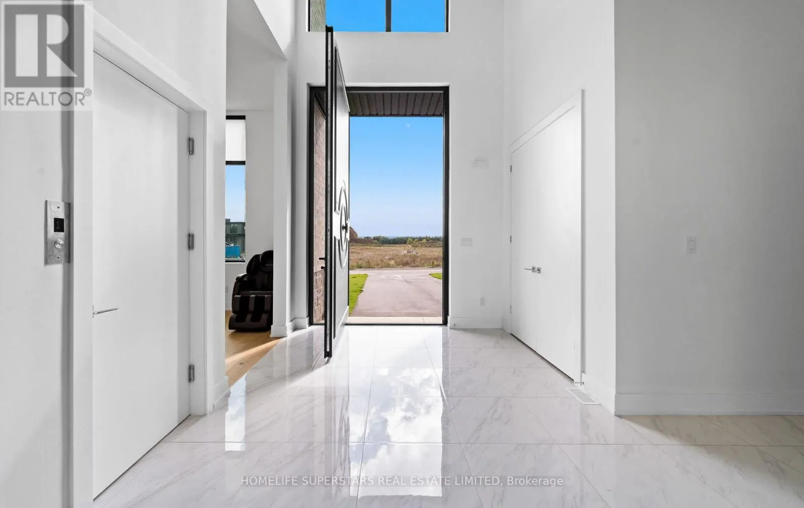 32 SUGARBUSH COURT