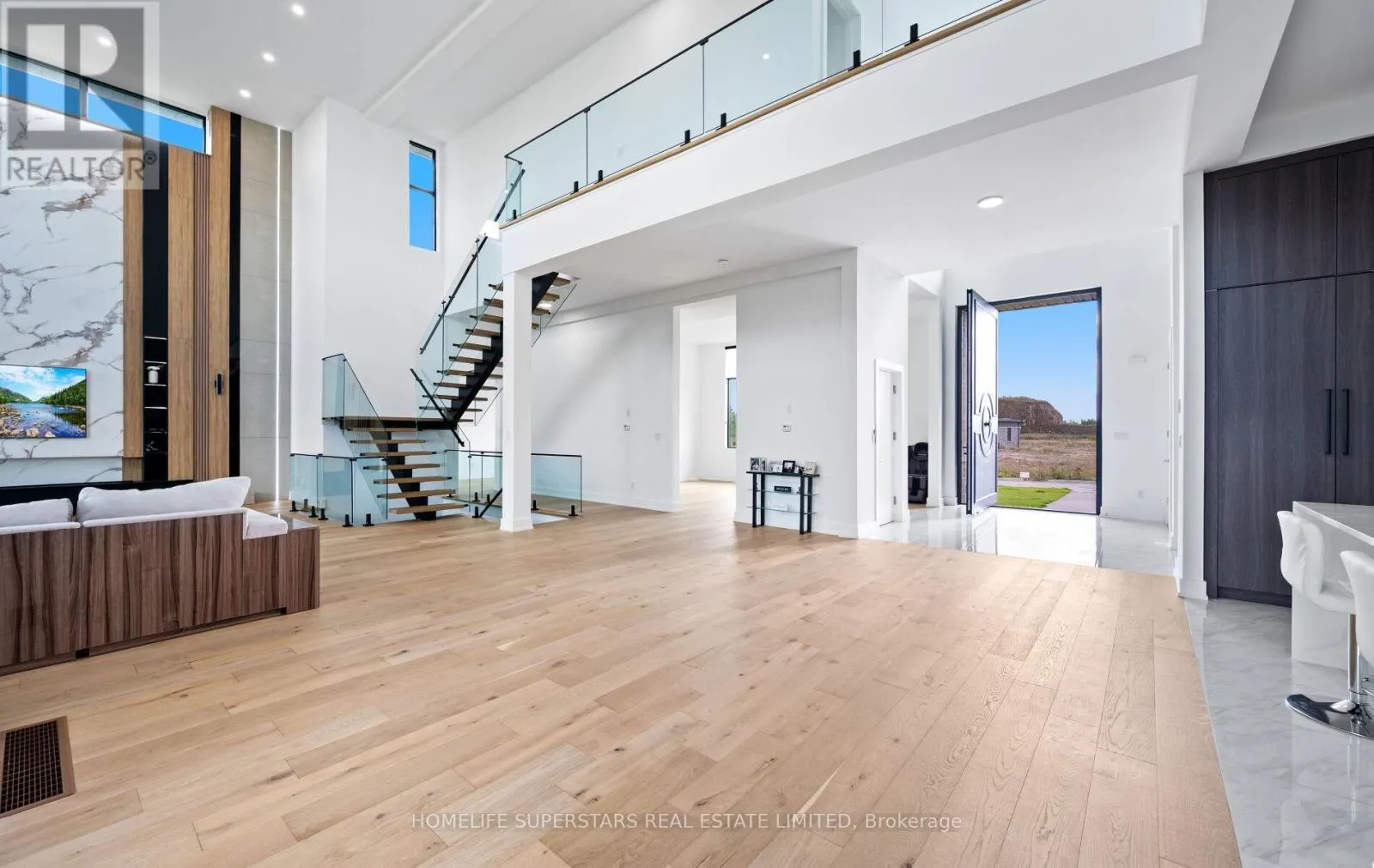 32 SUGARBUSH COURT