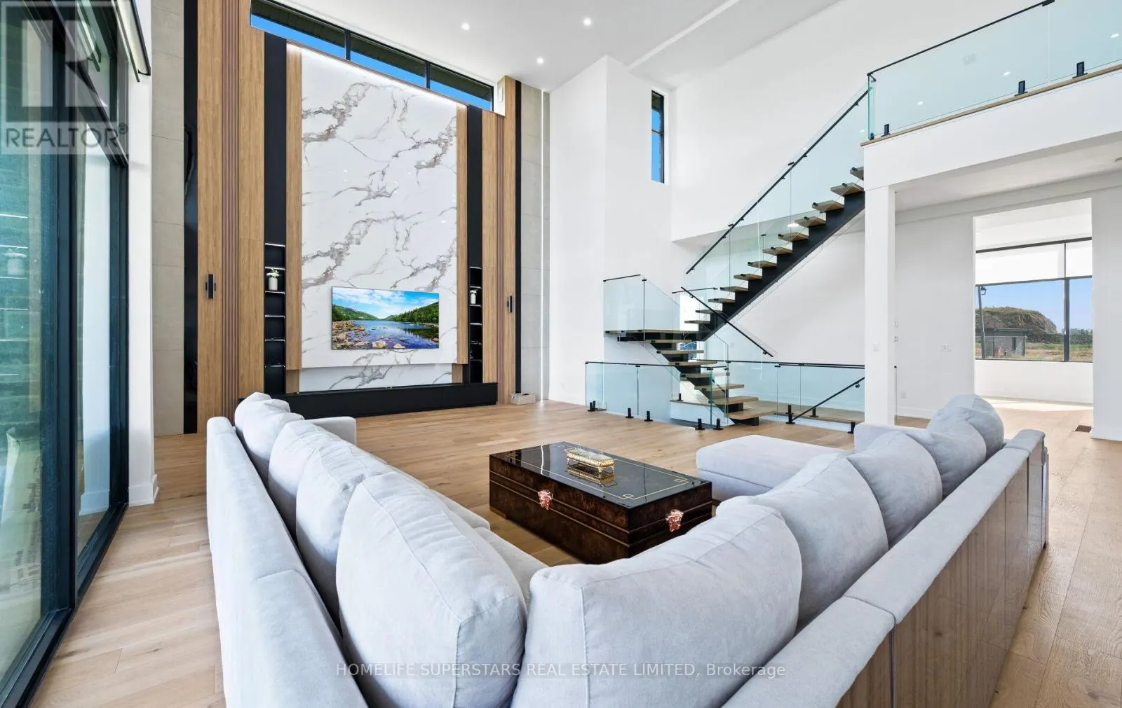 32 SUGARBUSH COURT