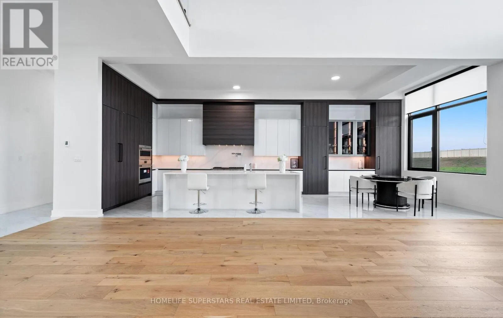 32 SUGARBUSH COURT