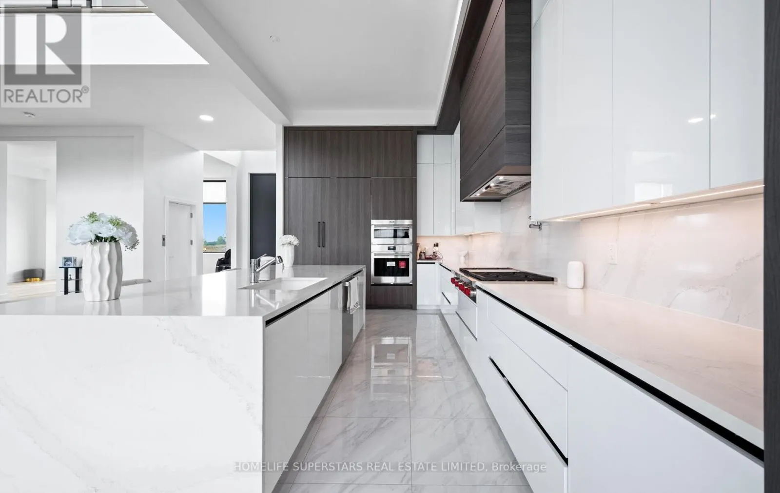 32 SUGARBUSH COURT