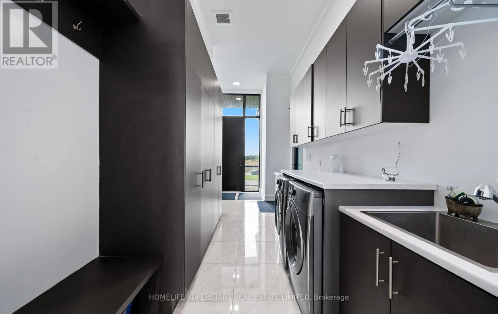 32 SUGARBUSH COURT